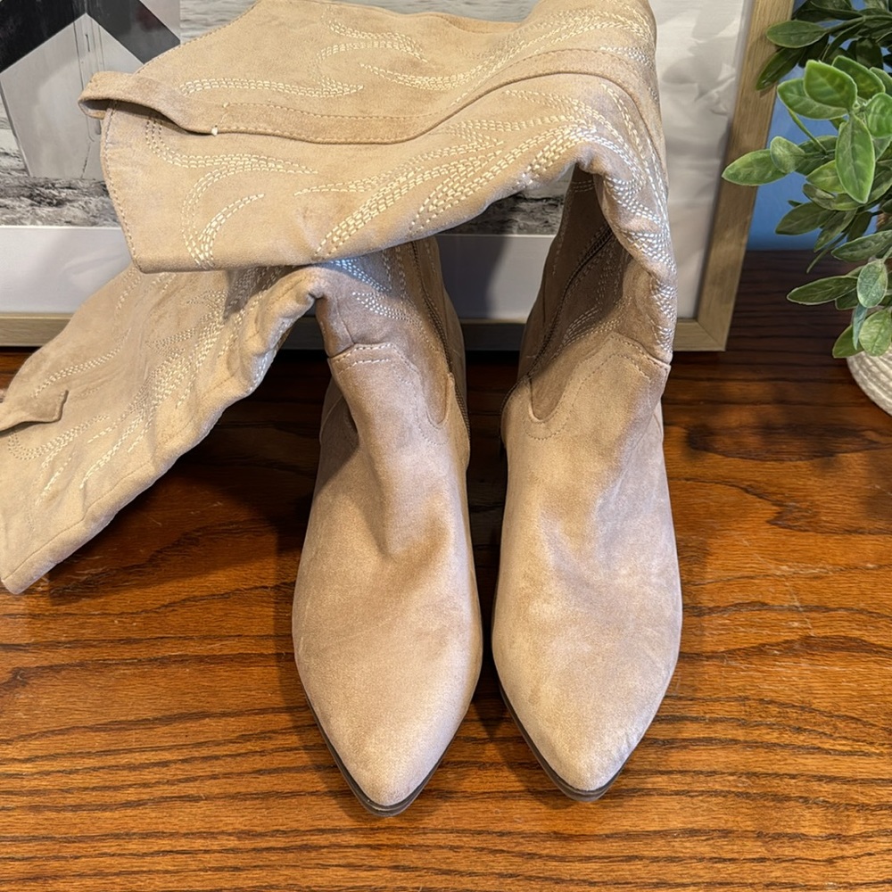 Target Western Inspired Boots - Picture 4 of 5